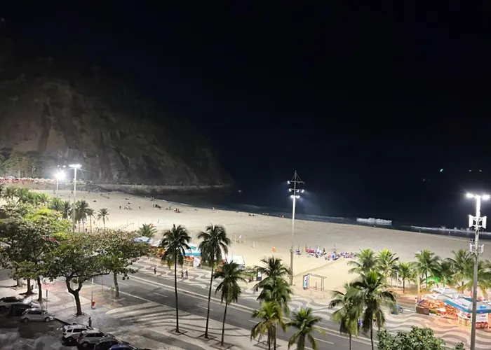 Sol E Mar Copacabana -Ar Condicionado , Geladeira, Wi-Fi E 3 Camas A 1 Quadra Da Praia Rio de Janeiro